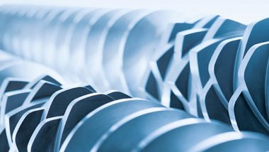 Coperion Doppelschneckenextruder Schneckenelemente aufgereiht auf Schneckenwelle