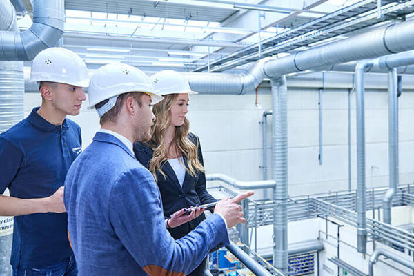 Studenten im Technikum