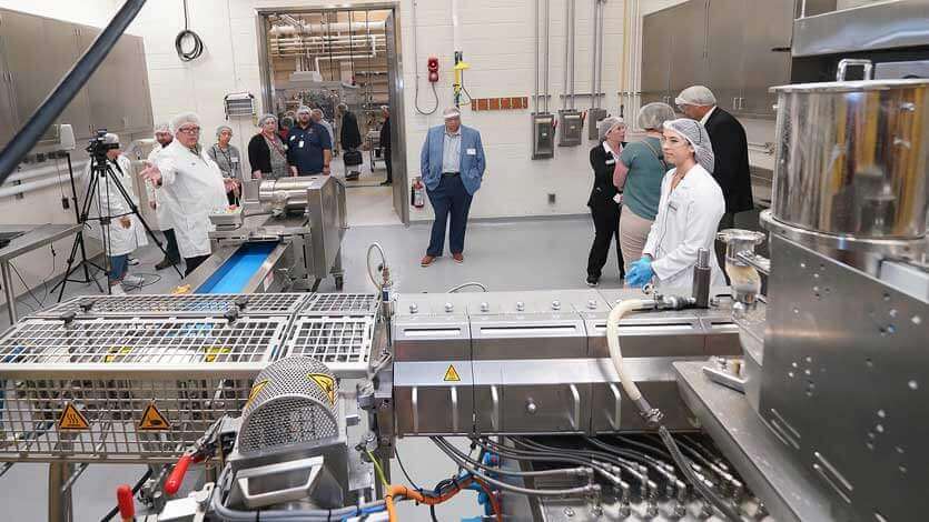 Coperion spendet der Purdue University einen Food Extruder